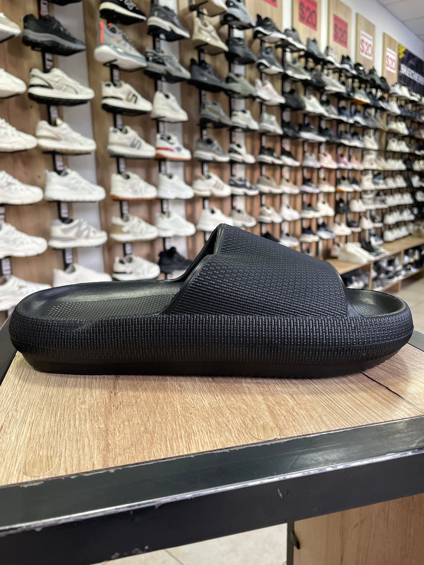 SANDALIA LLANA NEGRA