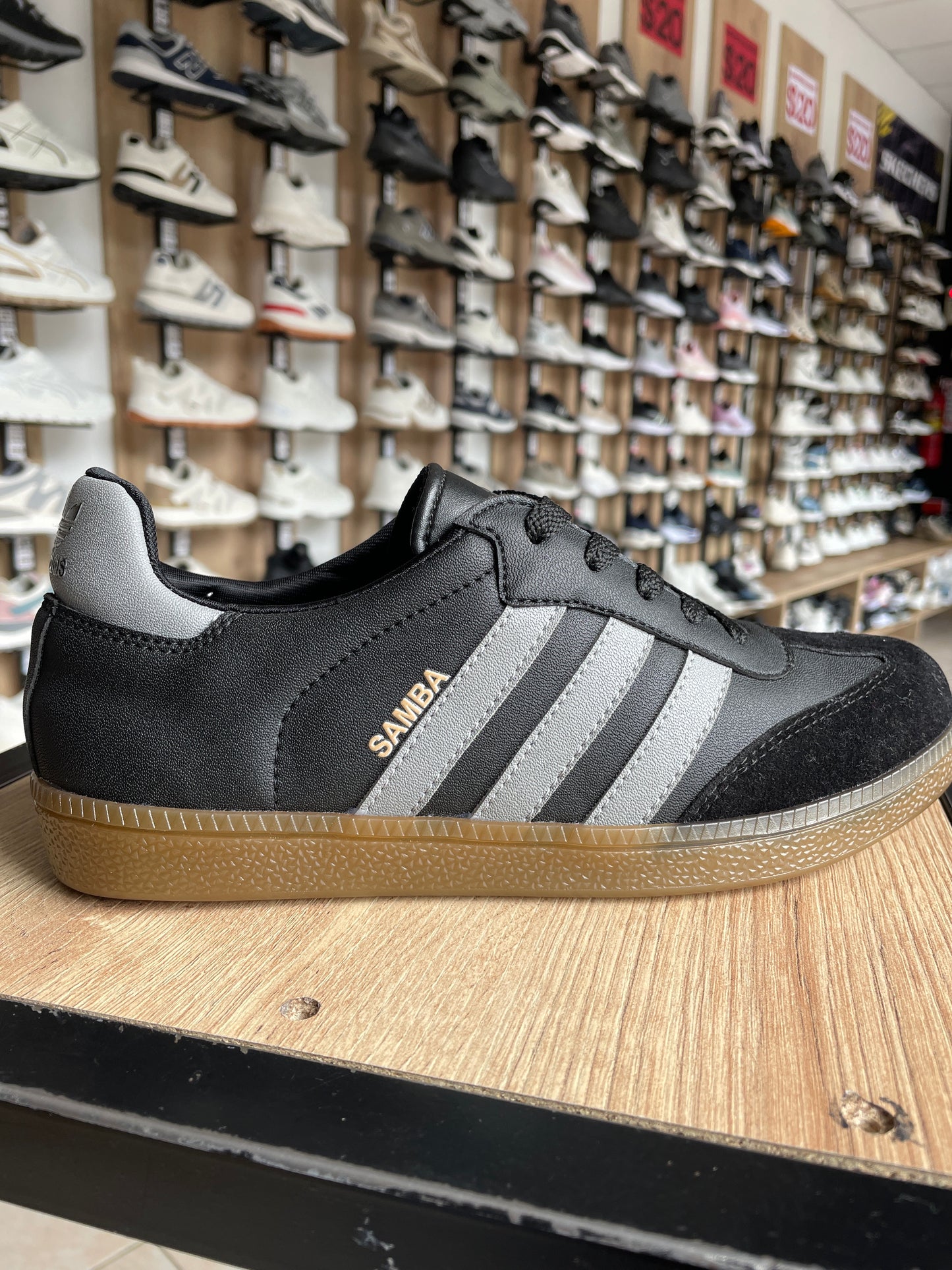 SNEAKER SM NEGRO GRIS