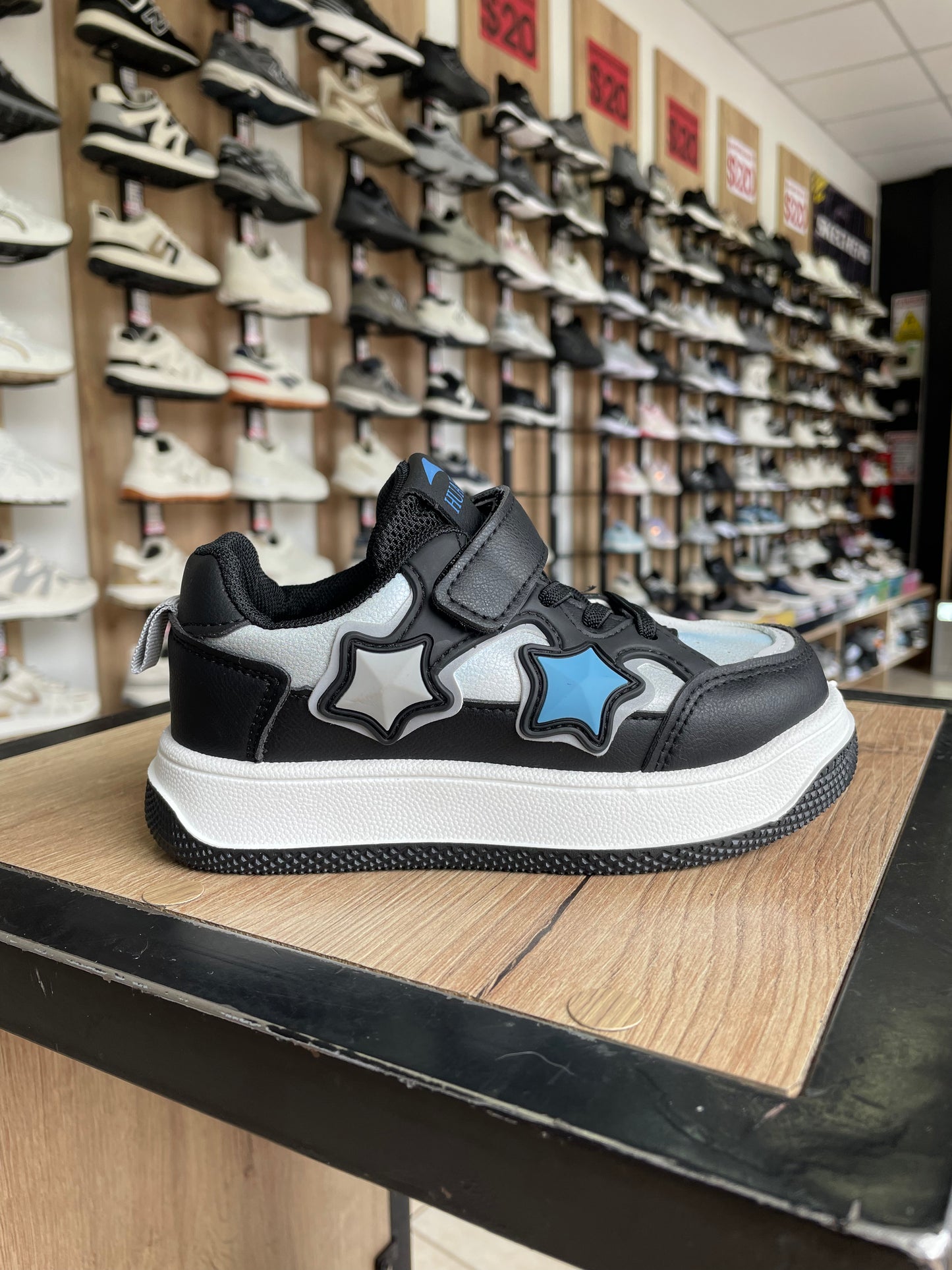 SNEAKER ES NEGRO NIÑOS