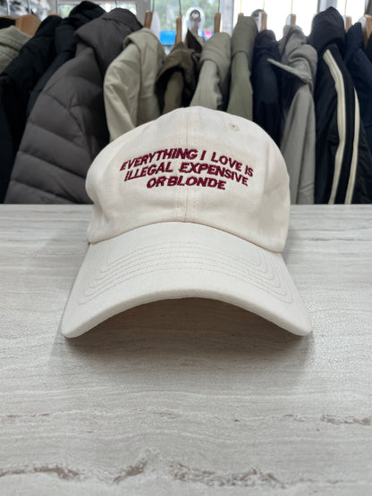 GORRA “EVERYTHING I LOVE IS ILLEGAL”