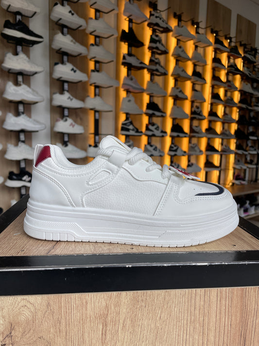SNEAKER IN VINO