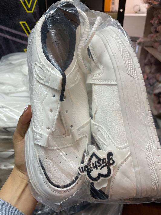 SNEAKER IN B/N