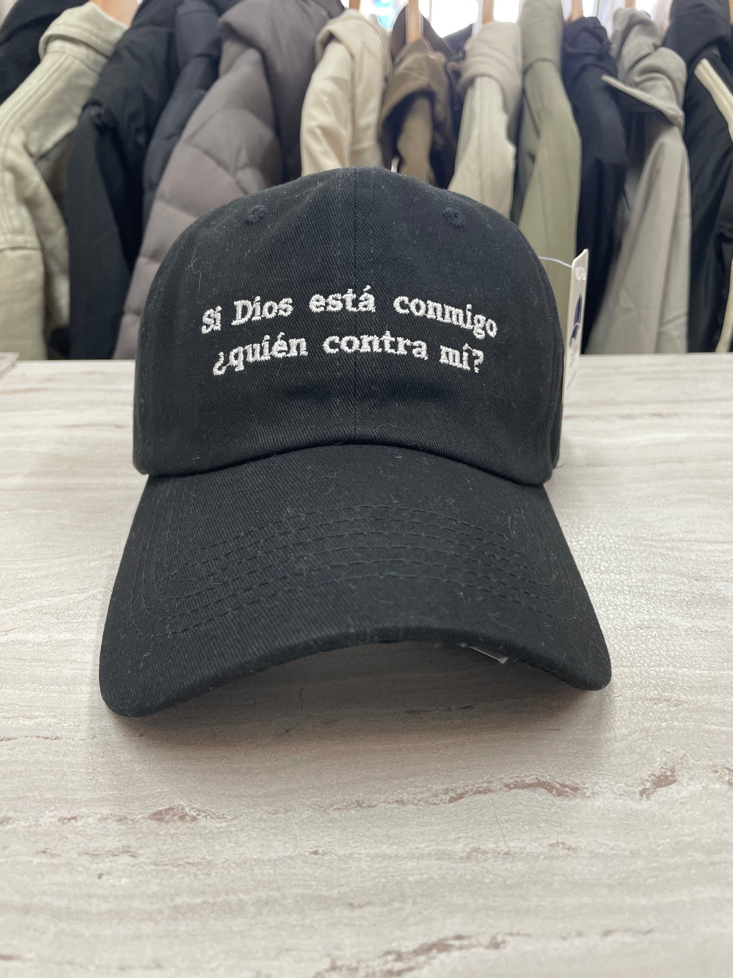 GORRA “SI DIOS ESTÁ CONMIGO”