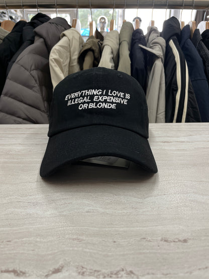 GORRA “EVERYTHING I LOVE IS ILLEGAL”