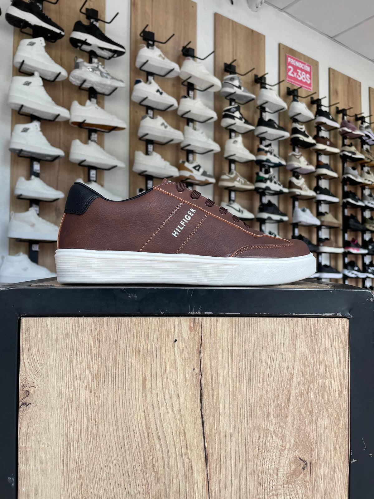 SNEAKER TH CAFE