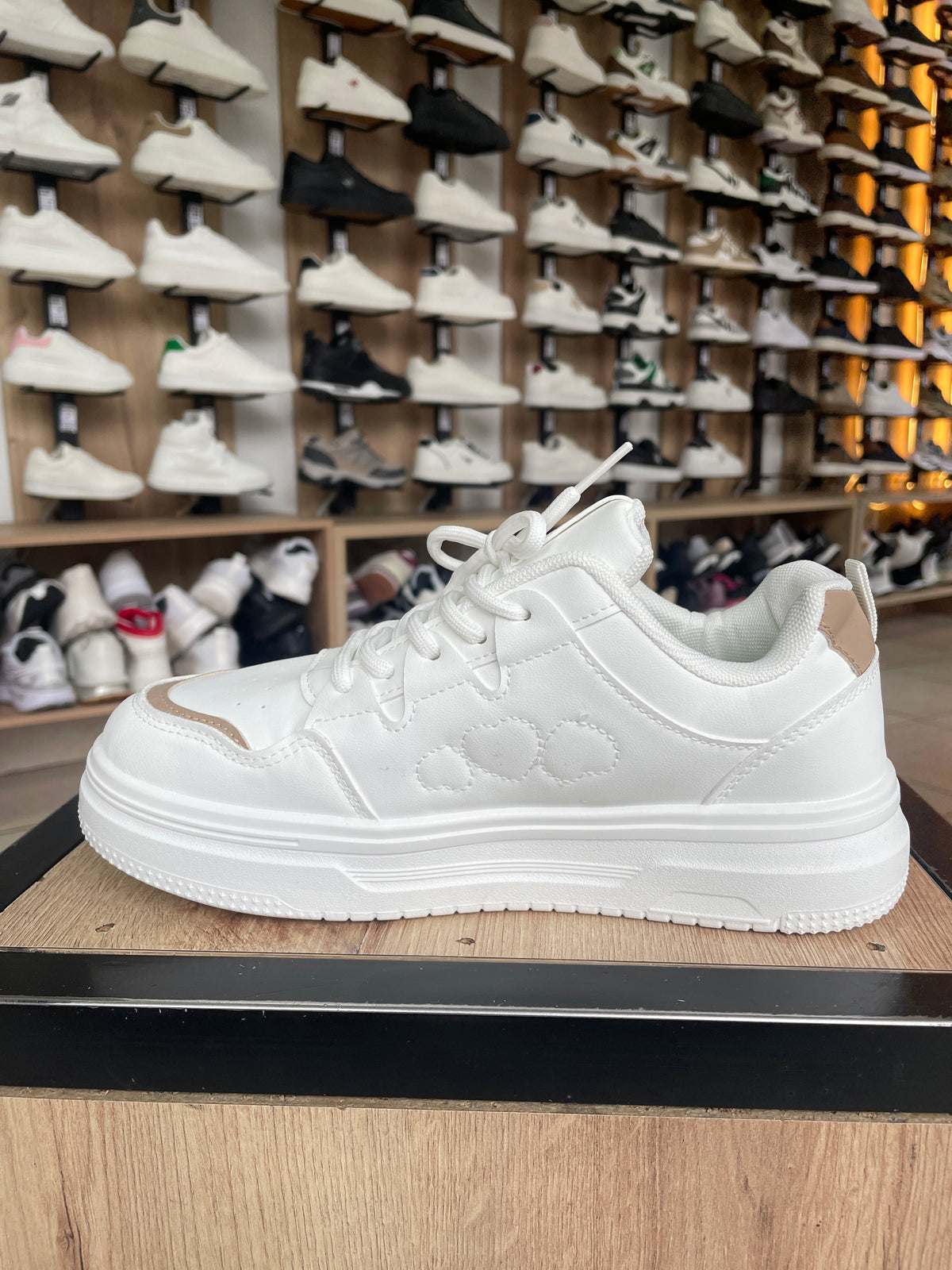 SNEAKER HKY CAFE