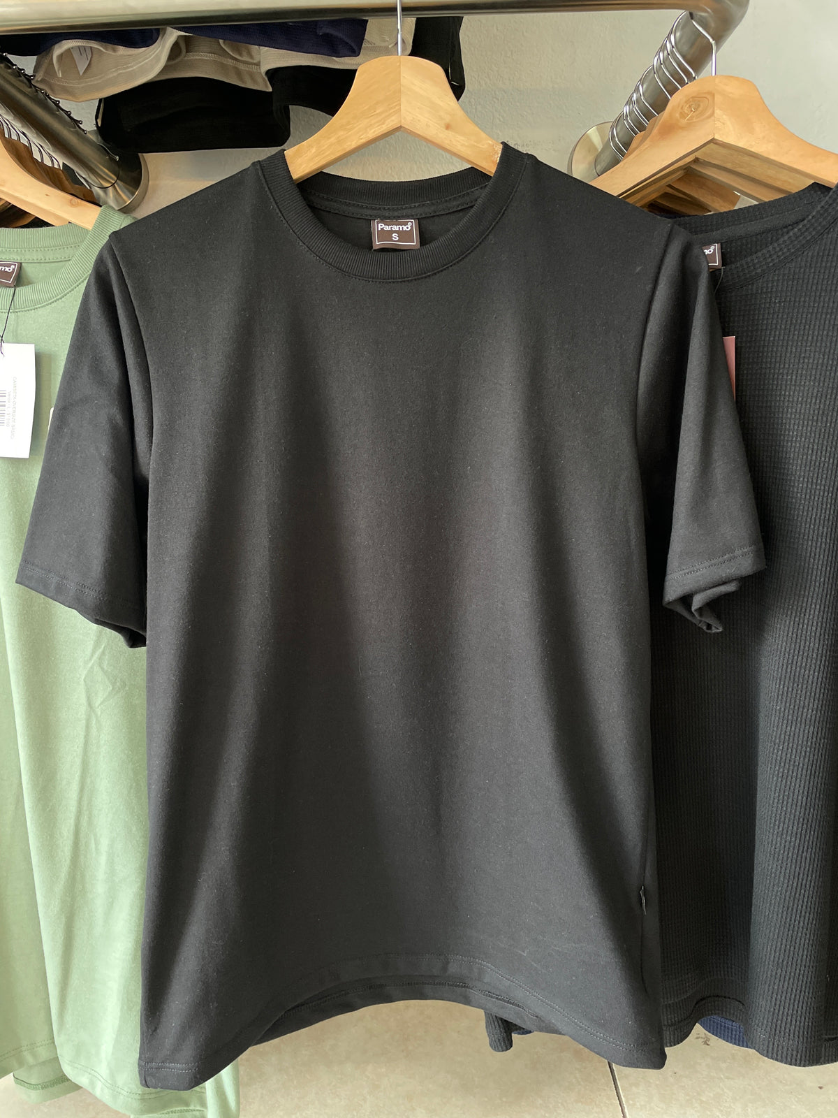 Camiseta standar basic