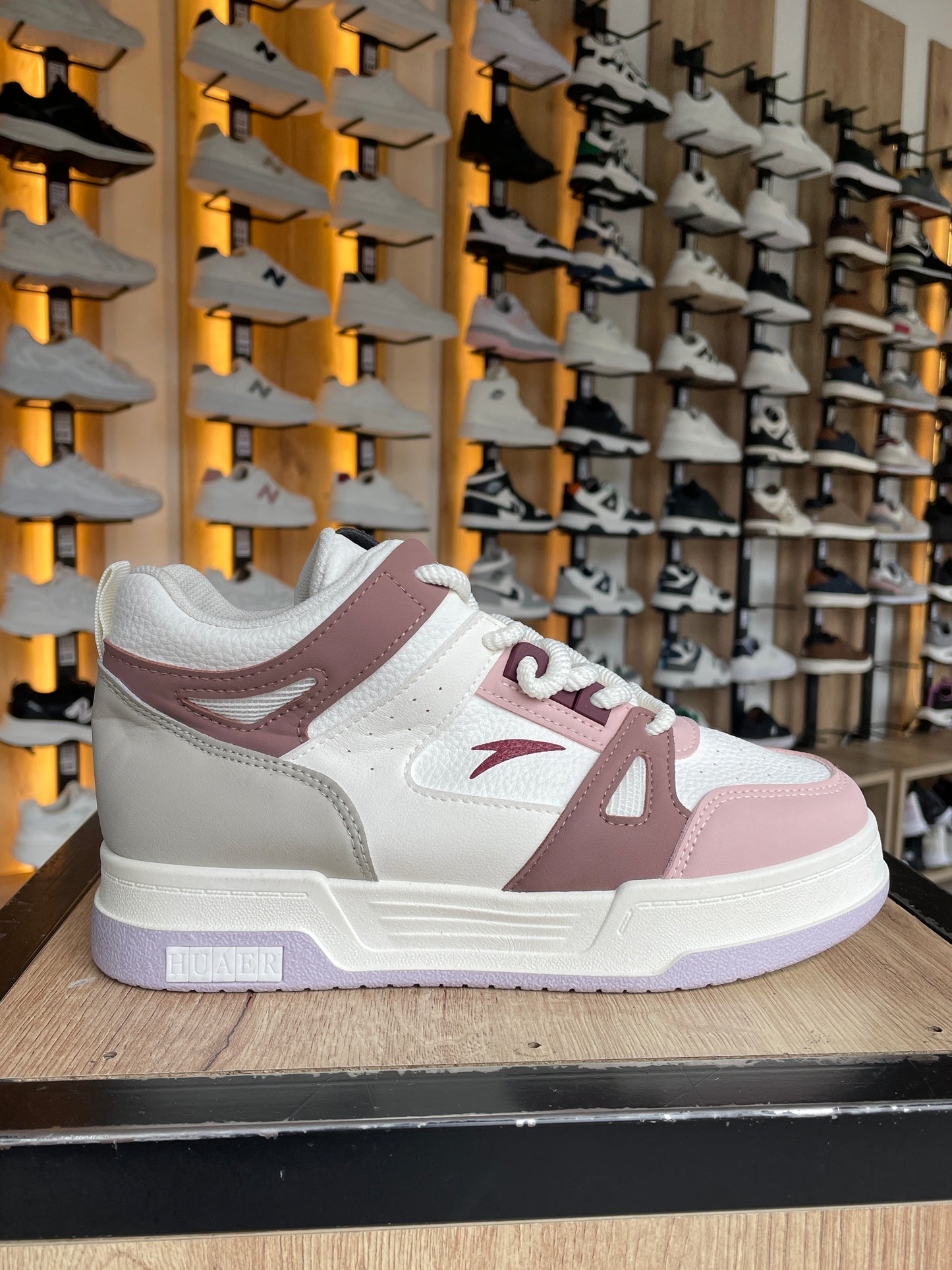 SNEAKER HU ROSADO
