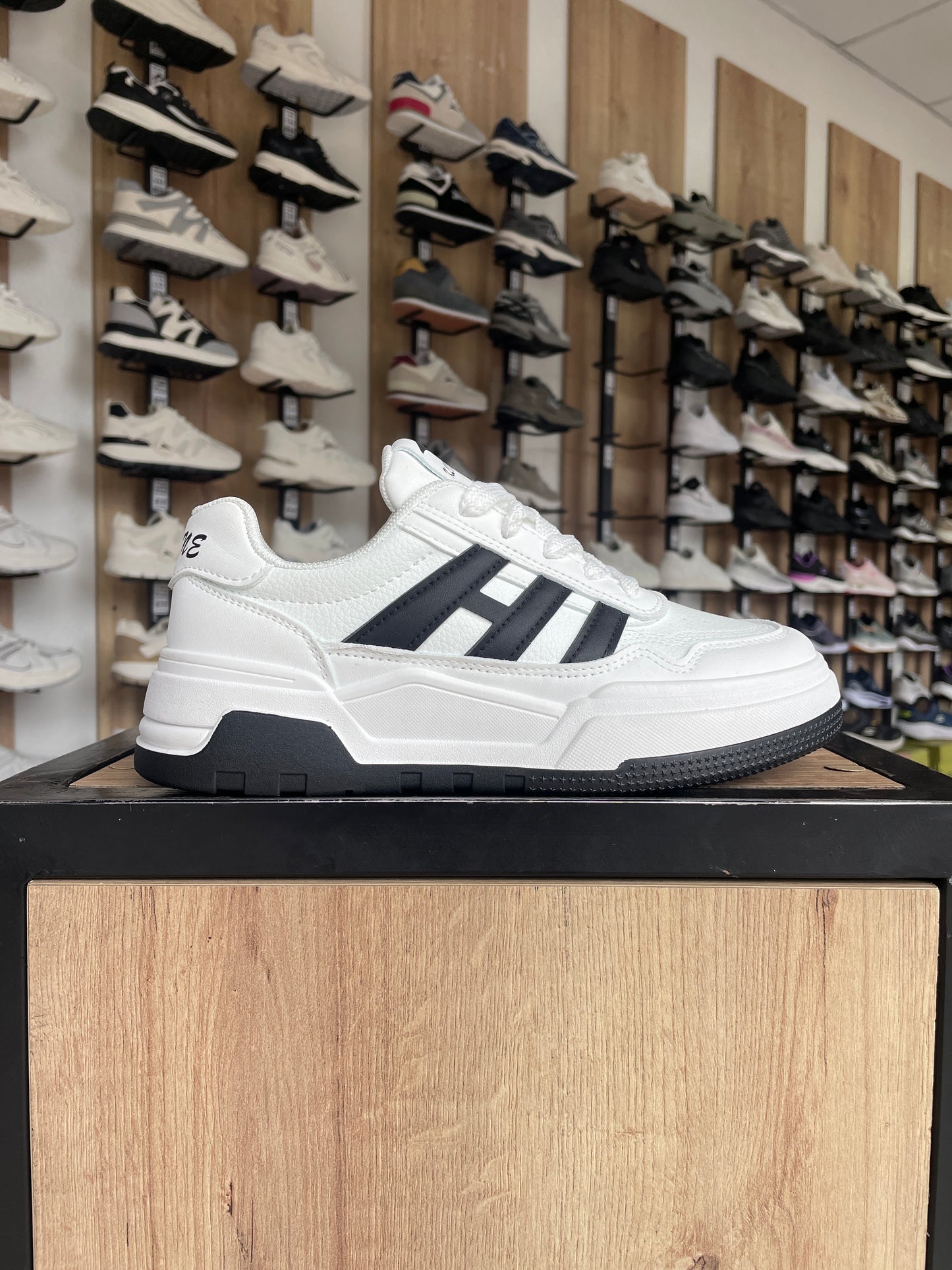 SNEAKER HI BLANCO NEGRO