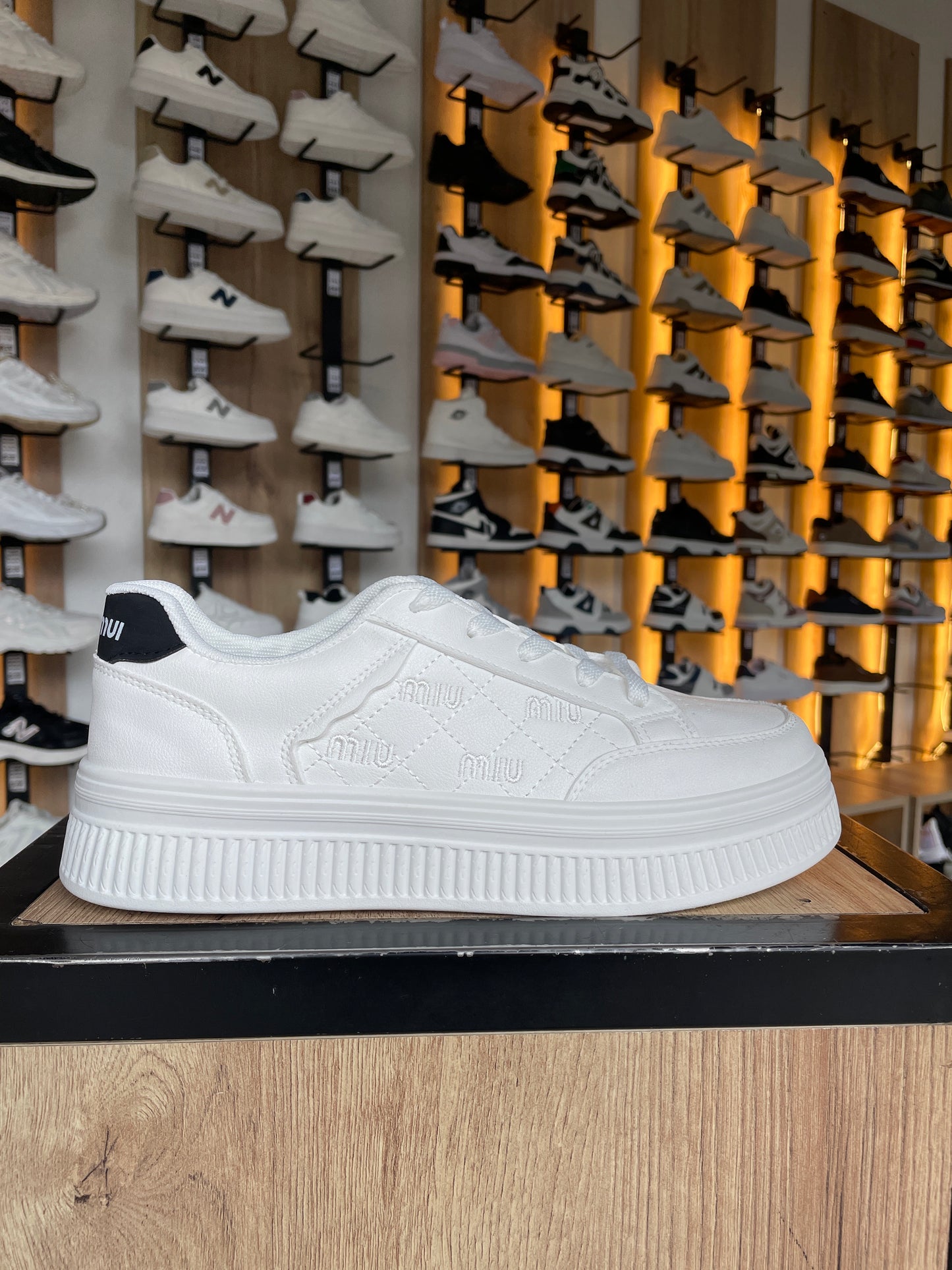 SNEAKER MI NEGRO