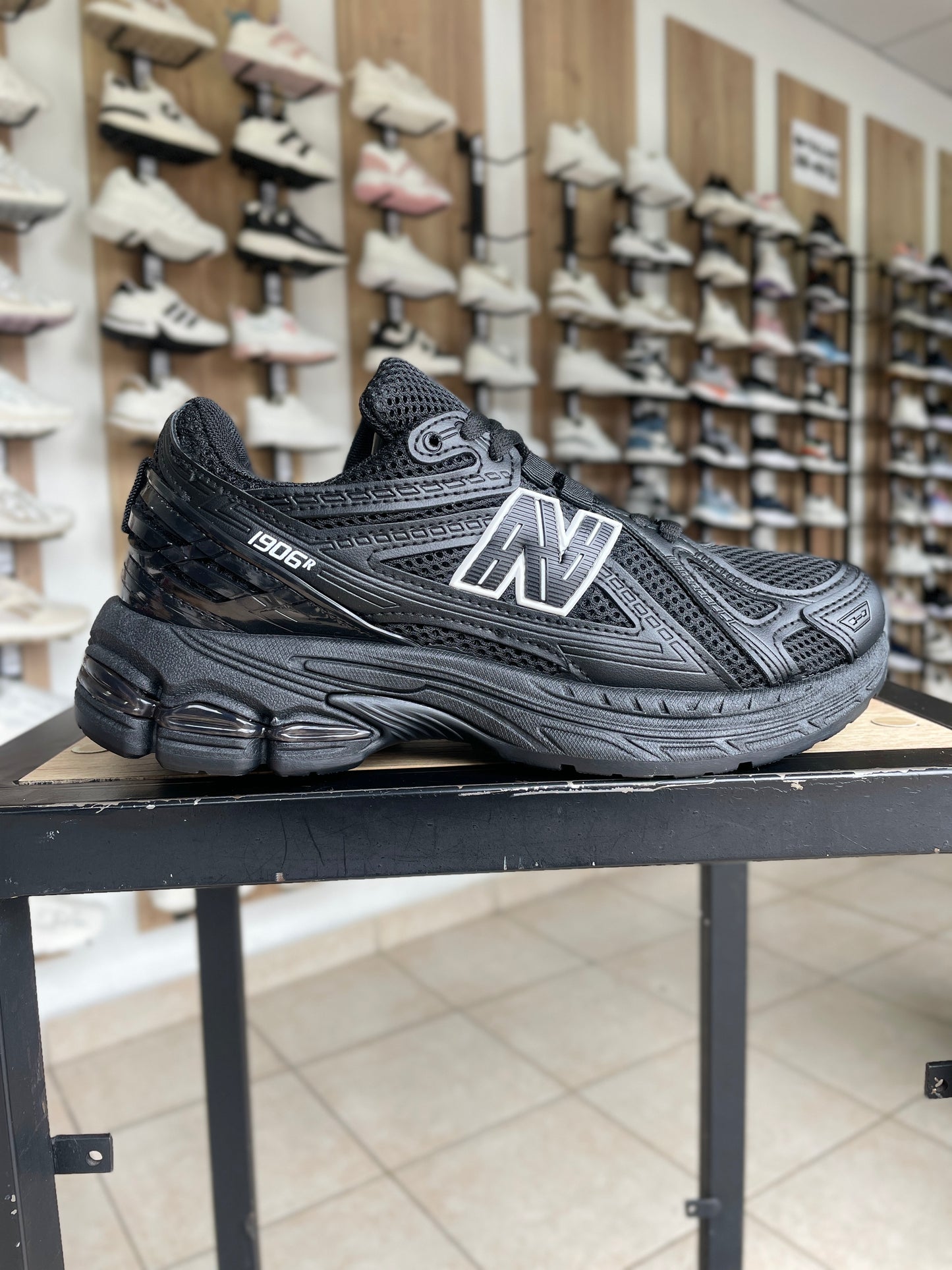 ZAPATILLA ZN NEGRO