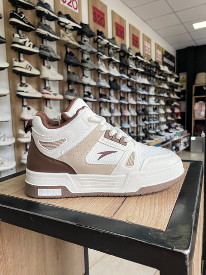 SNEAKER HU CAFÉ