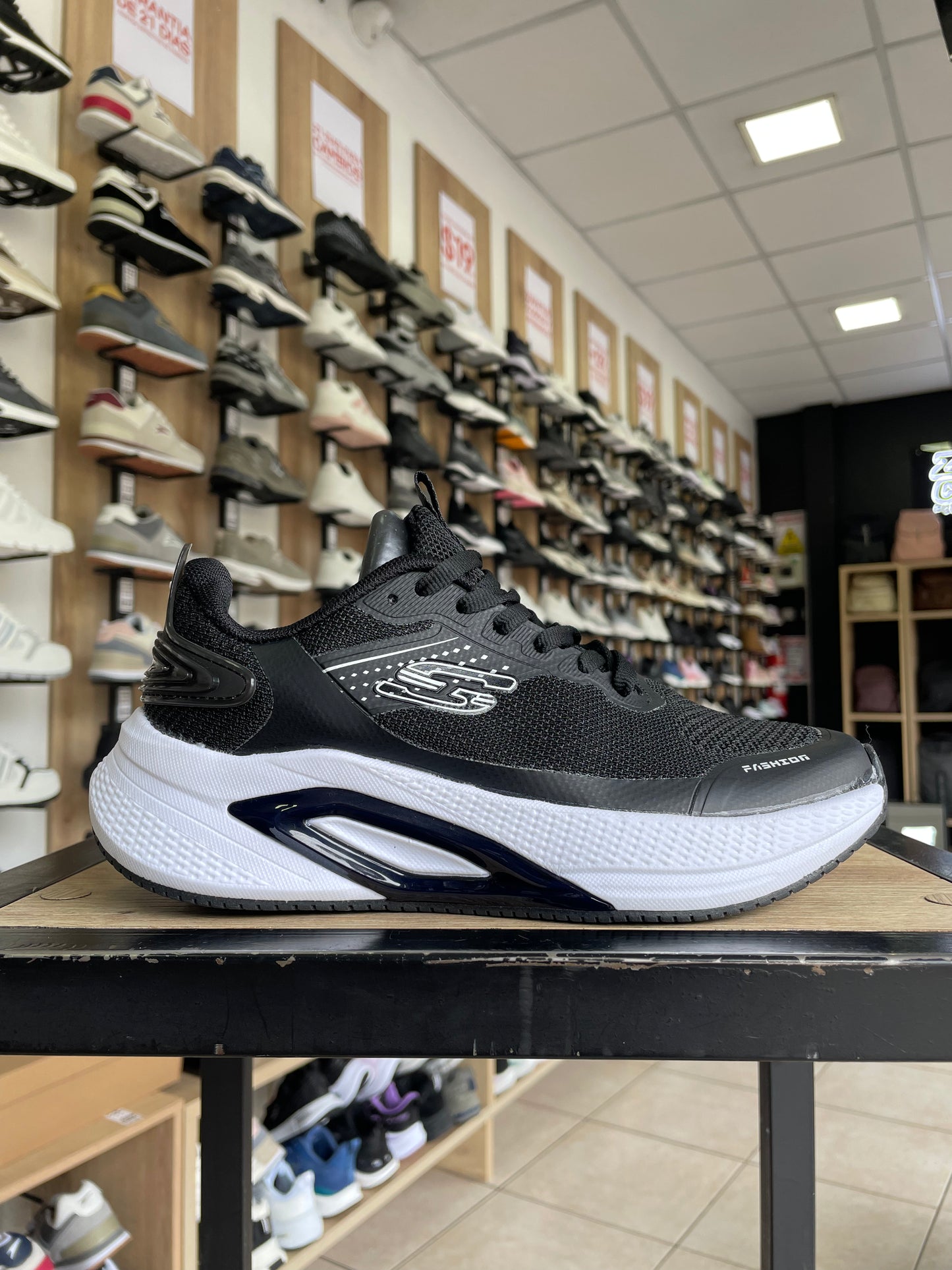DEPORTIVO ZKB16 NEGRO