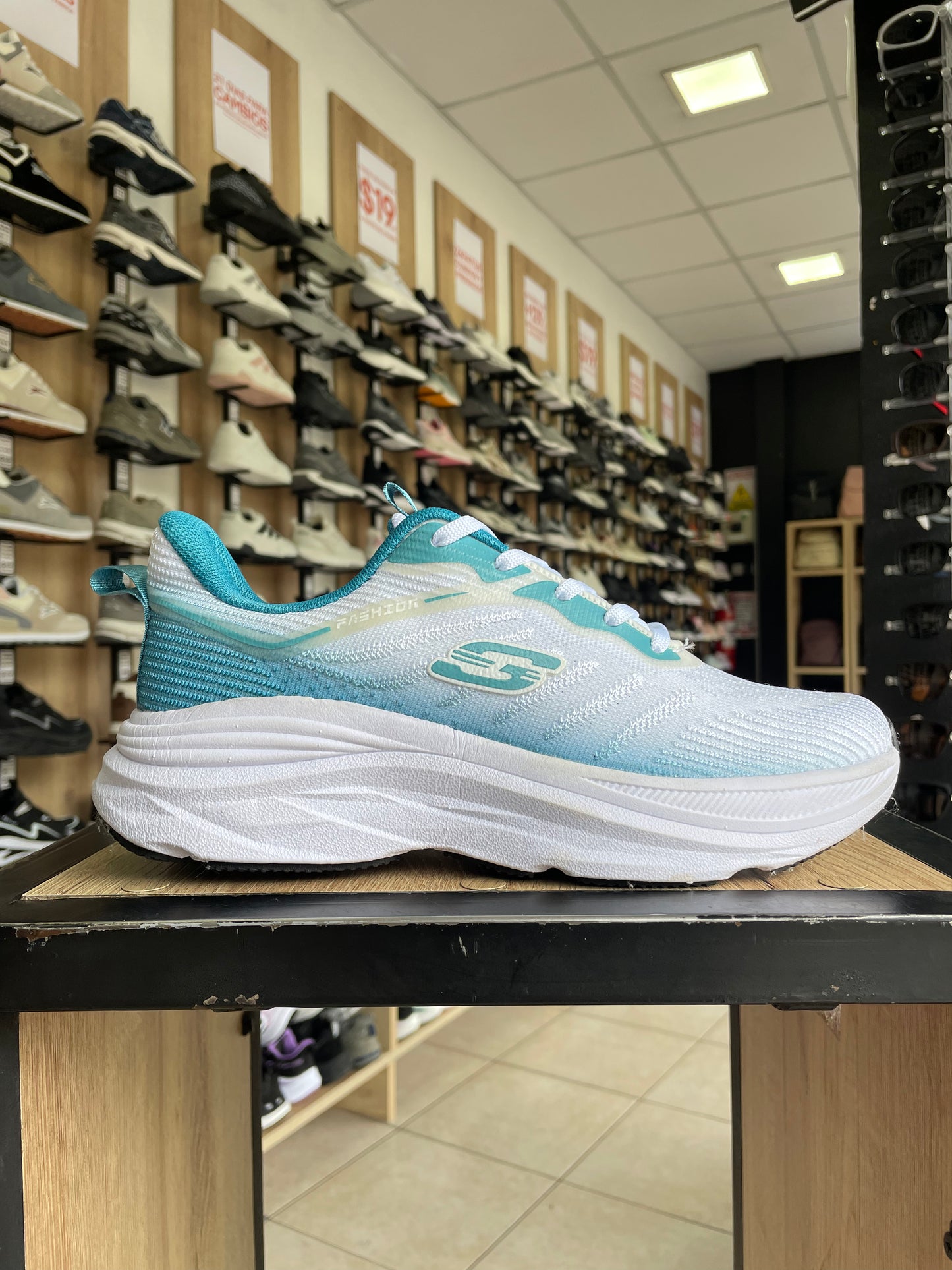 DEPORTIVO ZKB65 BLANCO/CELESTE