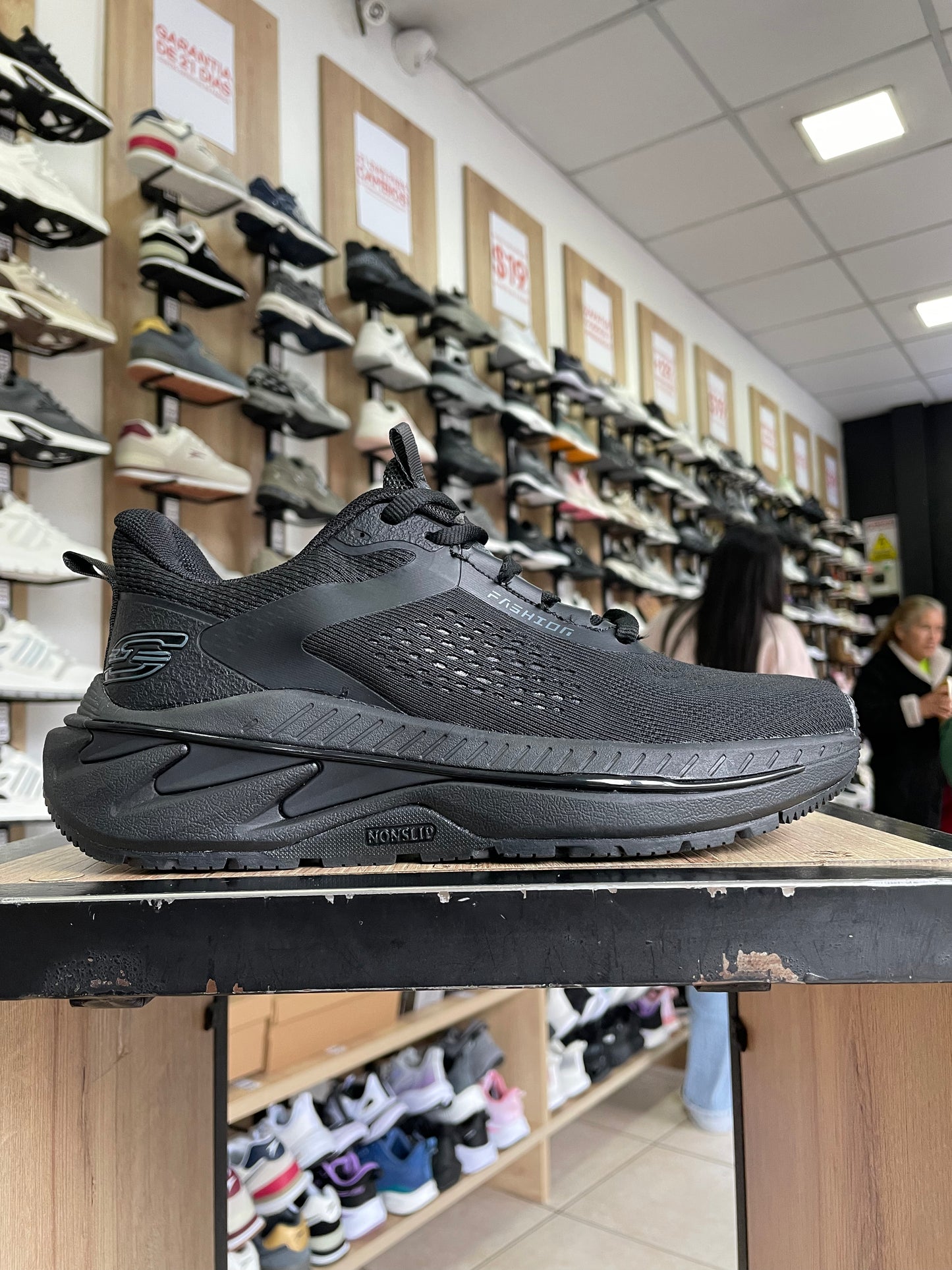 DEPORTIVO ZKB44 NEGRO
