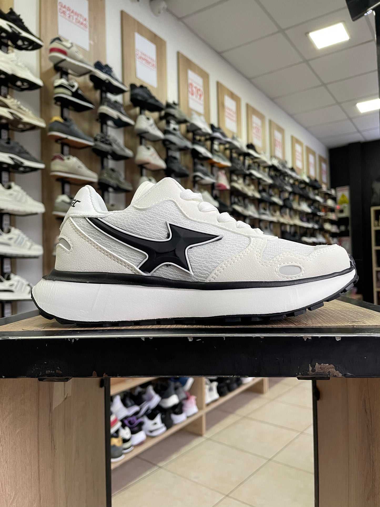 ZAPATILLA ED35W02 B/N