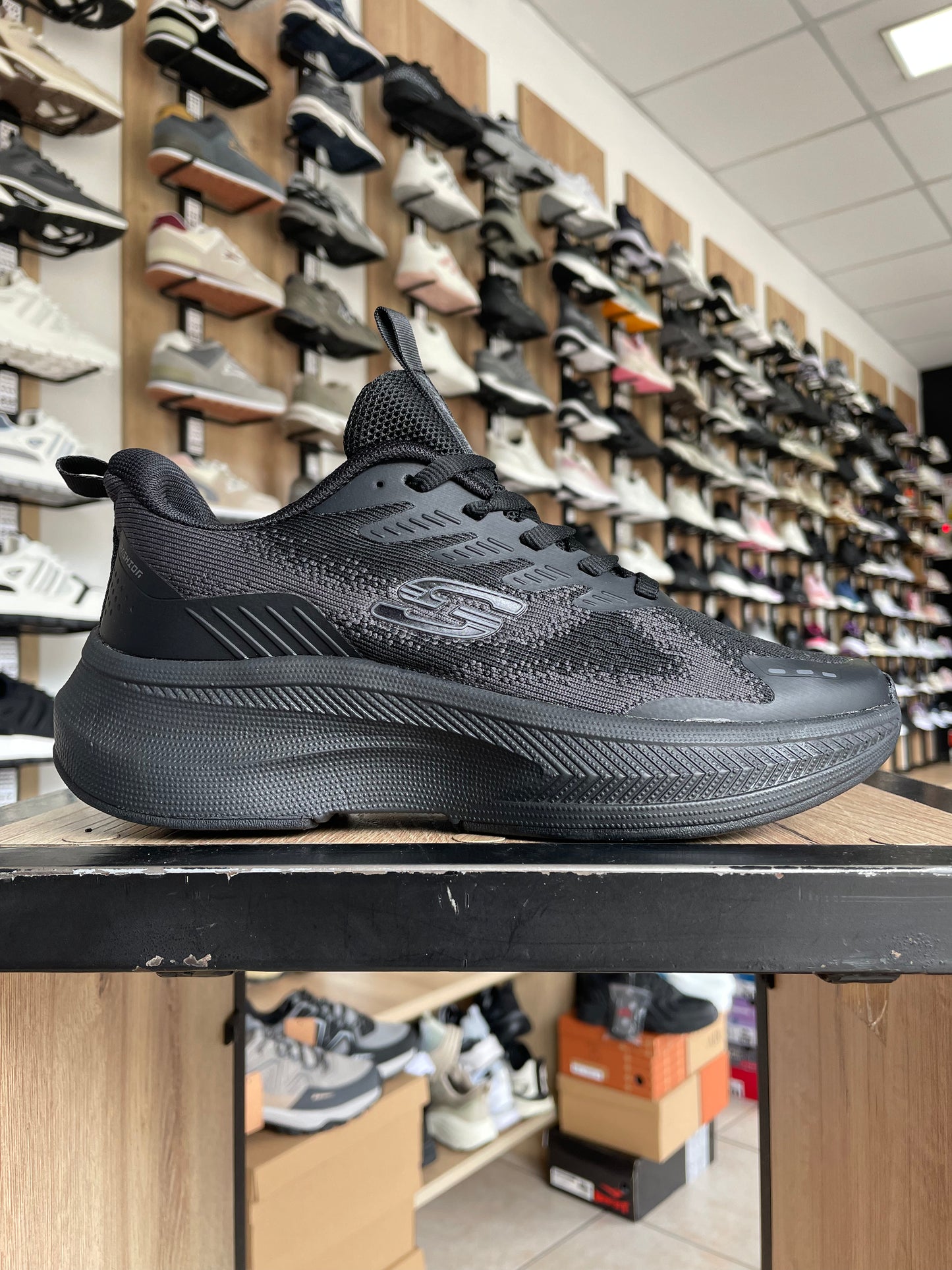 DEPORTIVO ZKB47 NEGRO