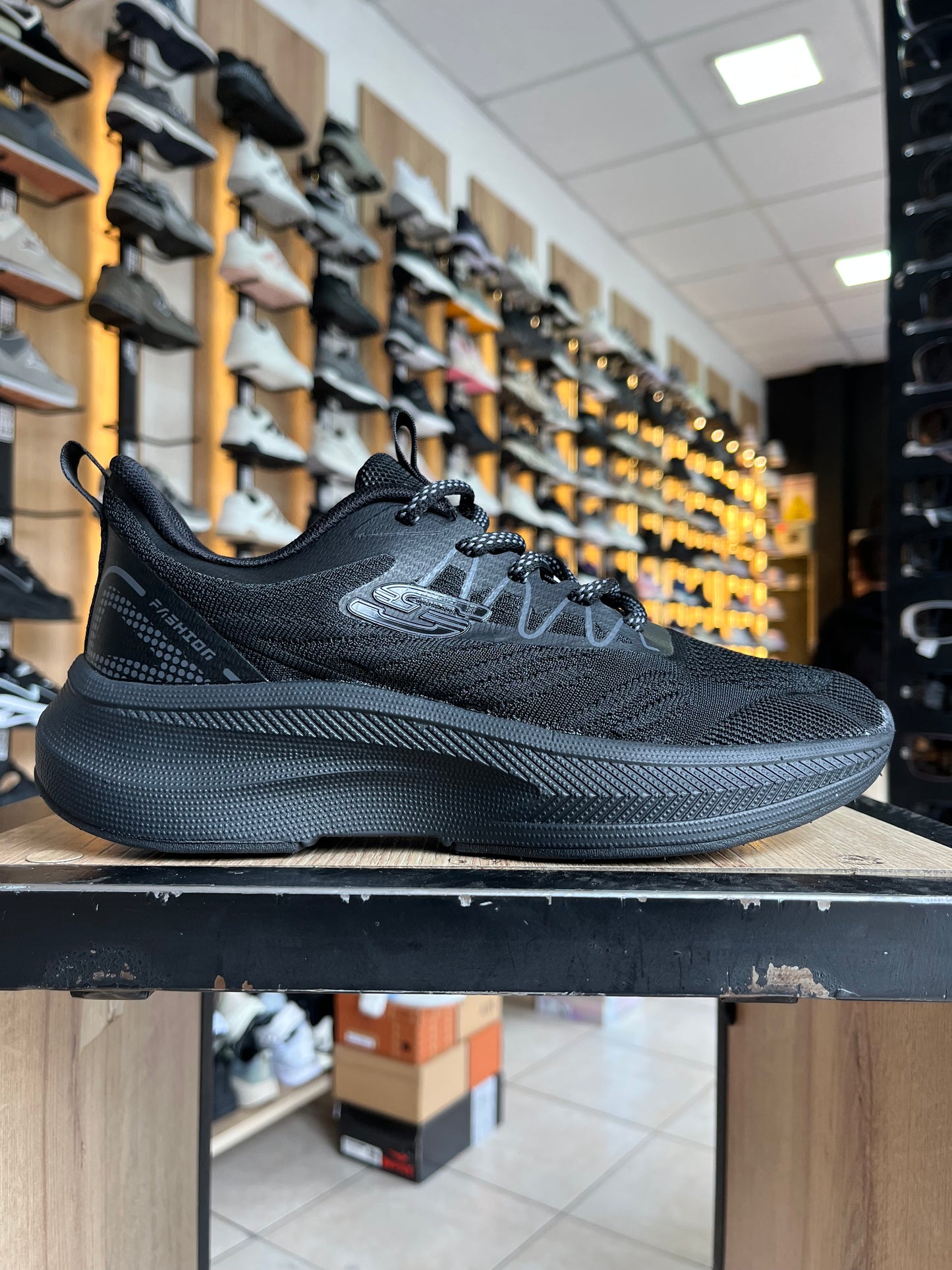 DEPORTIVO ZKB69 NEGRO