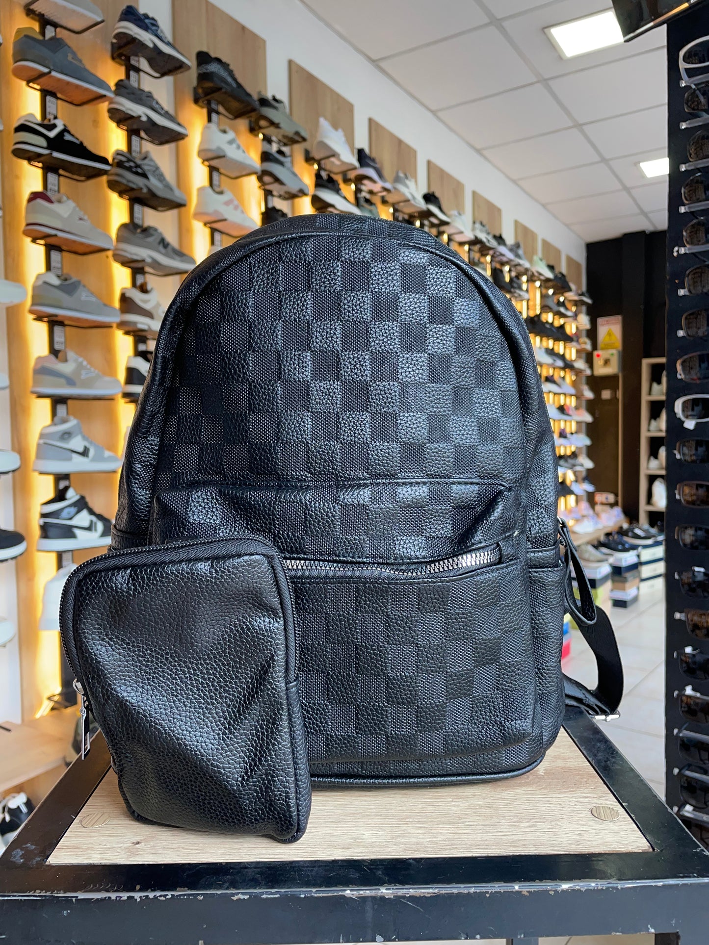 MOCHILA CU NEGRA