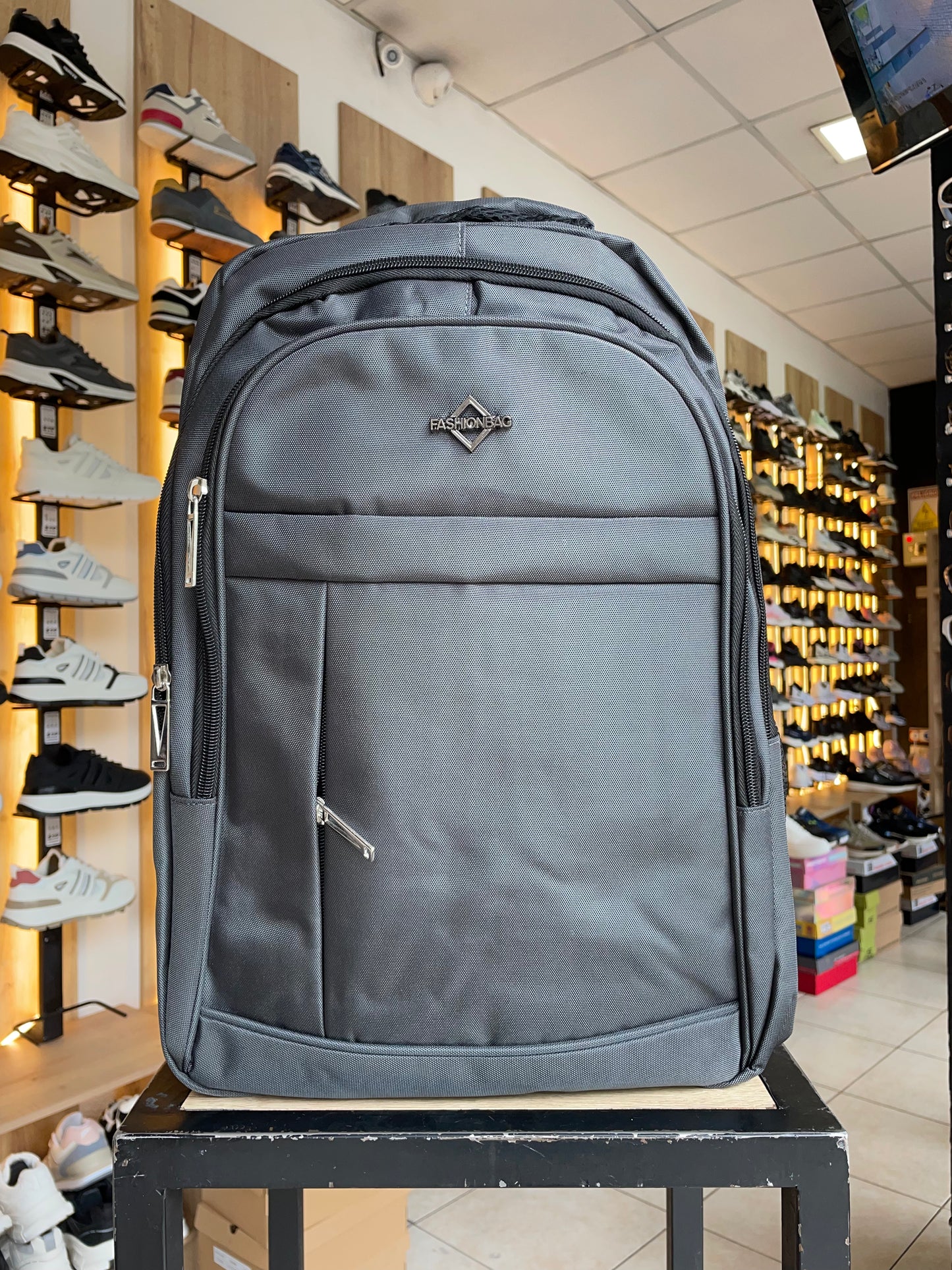 MOCHILA RB GRIS
