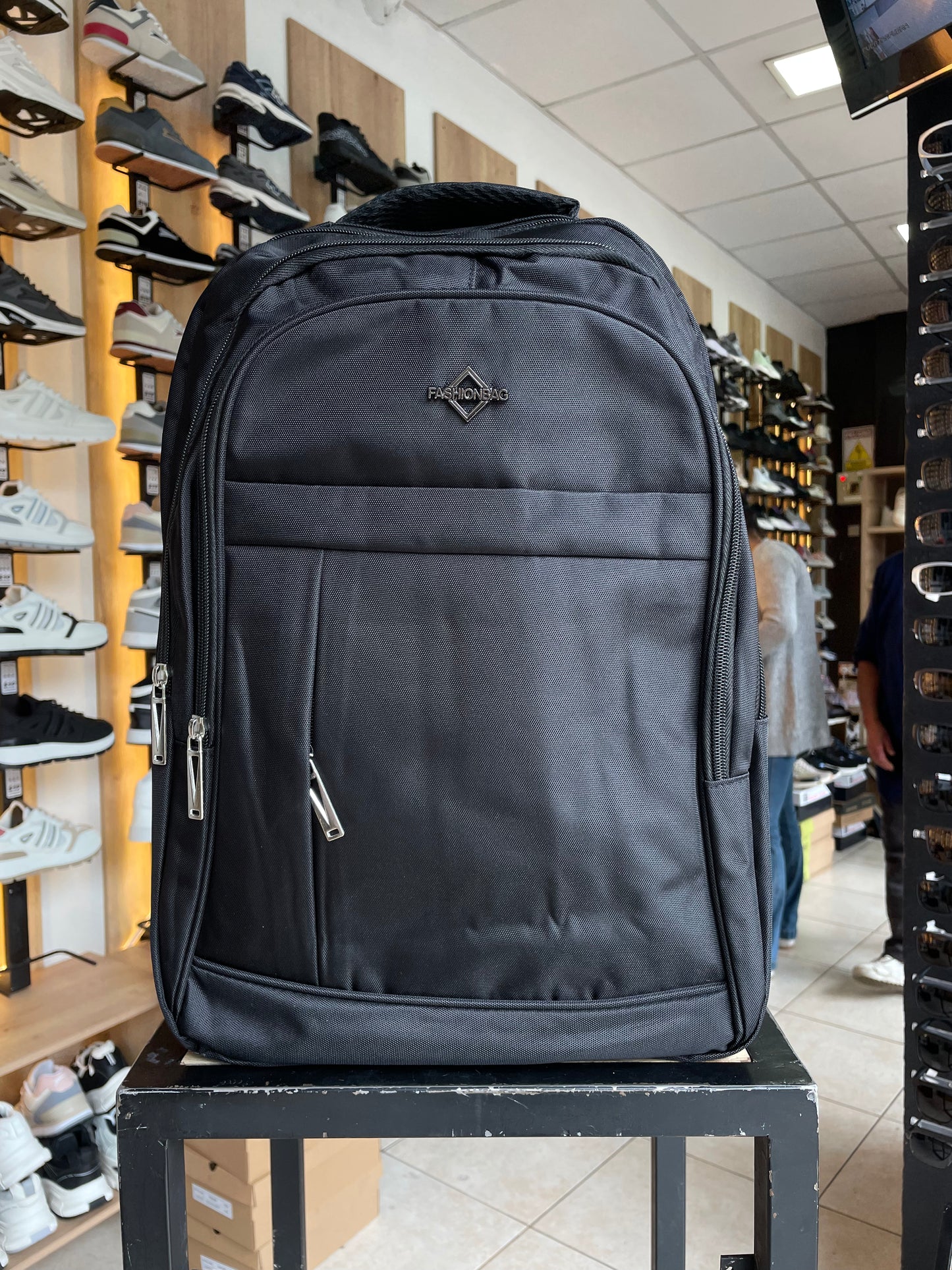 MOCHILA RB NEGRA