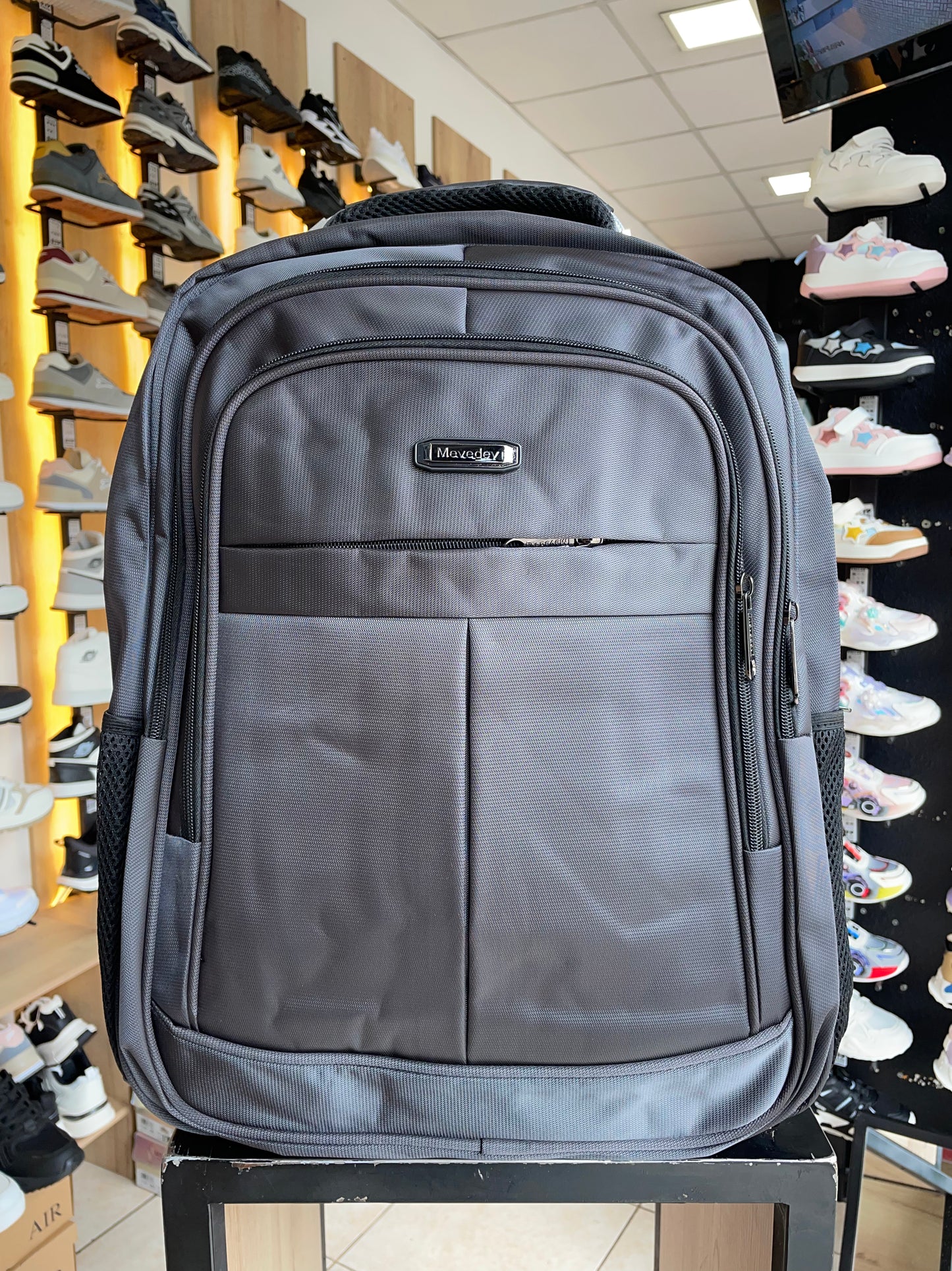 MOCHILA MD GRIS
