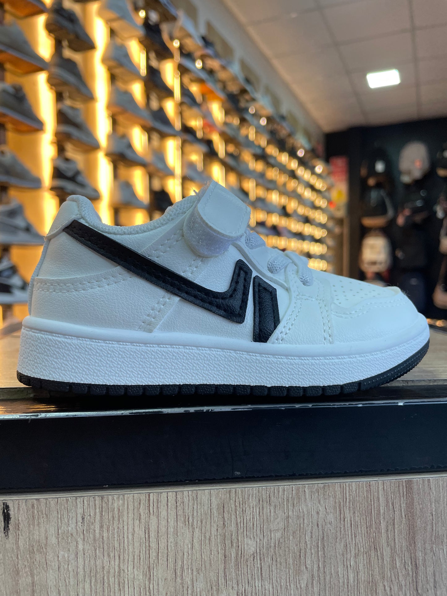 SNEAKER LK B/N NIÑOS