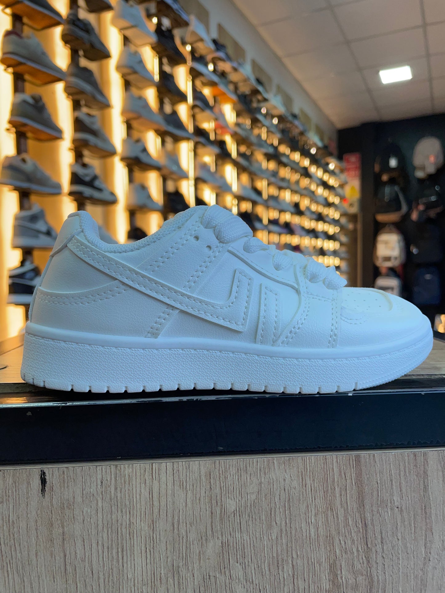 SNEAKER LV BLANCO NIÑOS