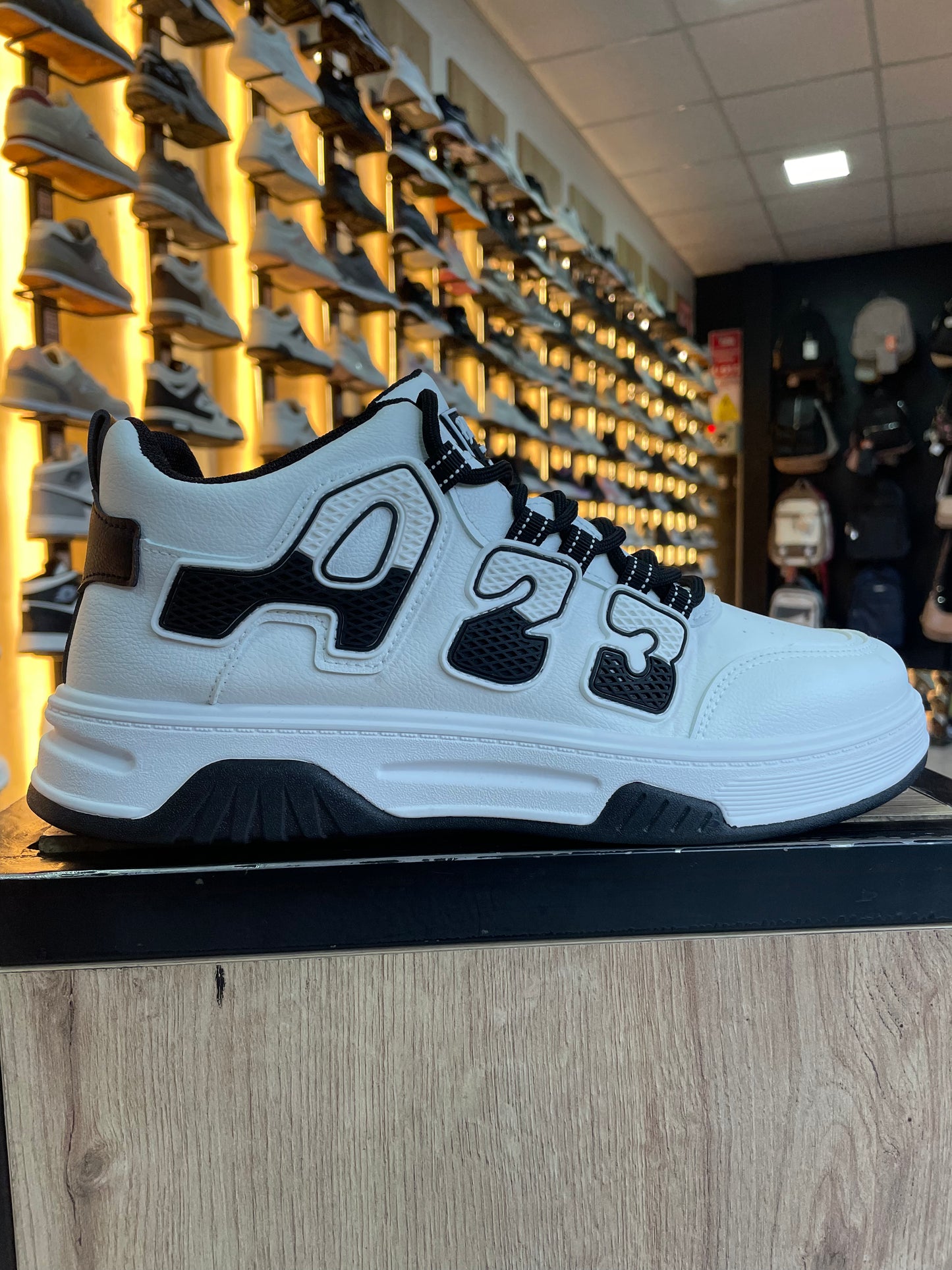 SNEAKER A23 B/N
