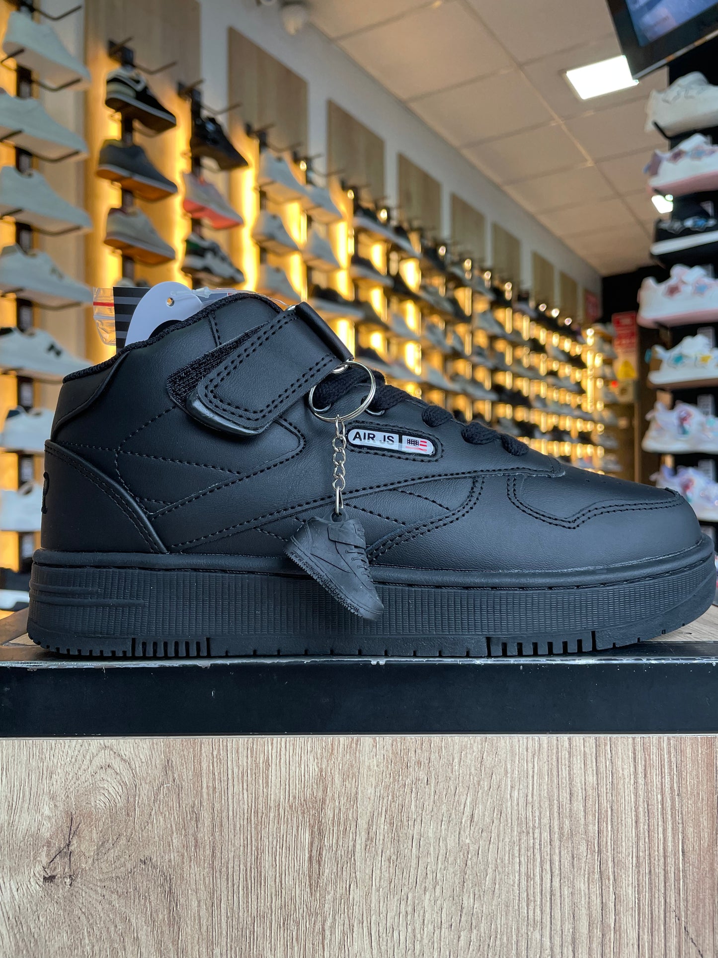 SNEAKER AIR JS ALTO NEGRO