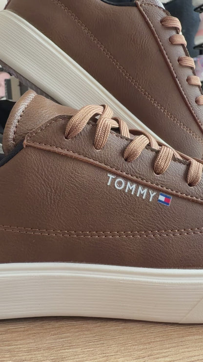 SNEAKER TM CAFÉ